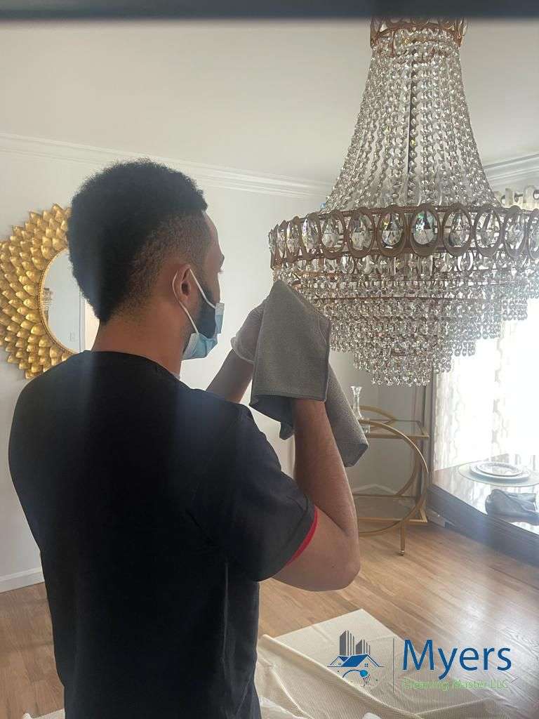 Crystal chandelier cleaning